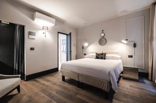 Luxury Santo Stefano - last minute hotel in Venice