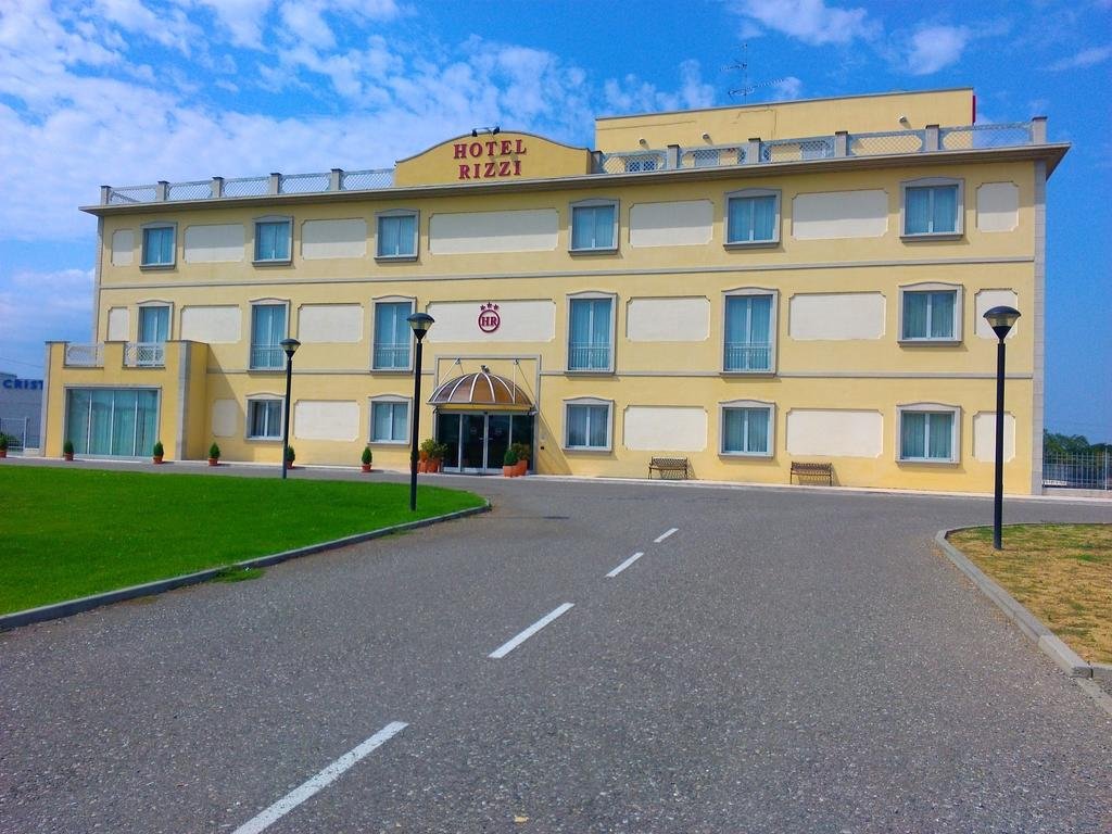 Hotel Rizzi — hotel in Castel San Giovanni
