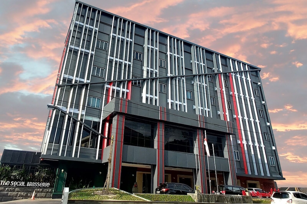 New Hollywood Hotel in Pekanbaru, Indonesia