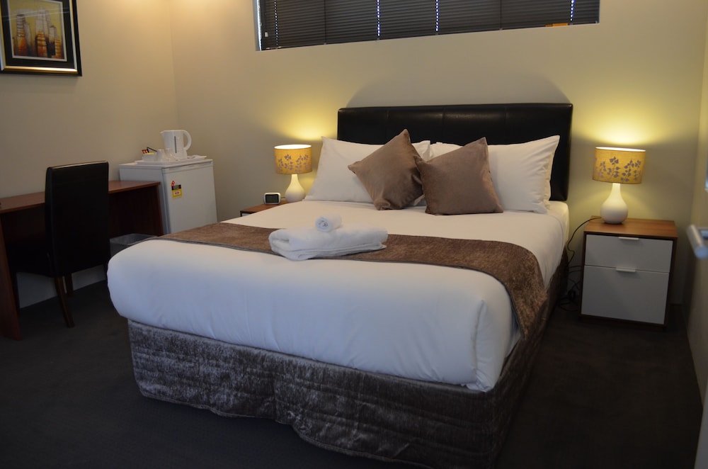 Ellard Bed & Breakfast — 4-Star Luxury Hotel in Belmont, Australia