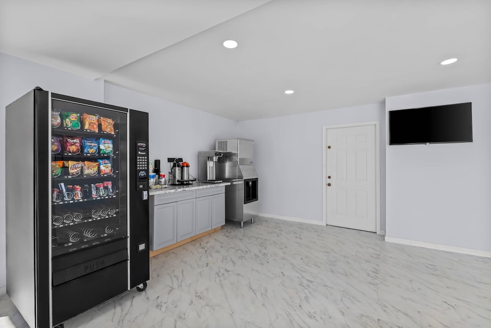 Suburban Studios Newport News Hampton - photo 42