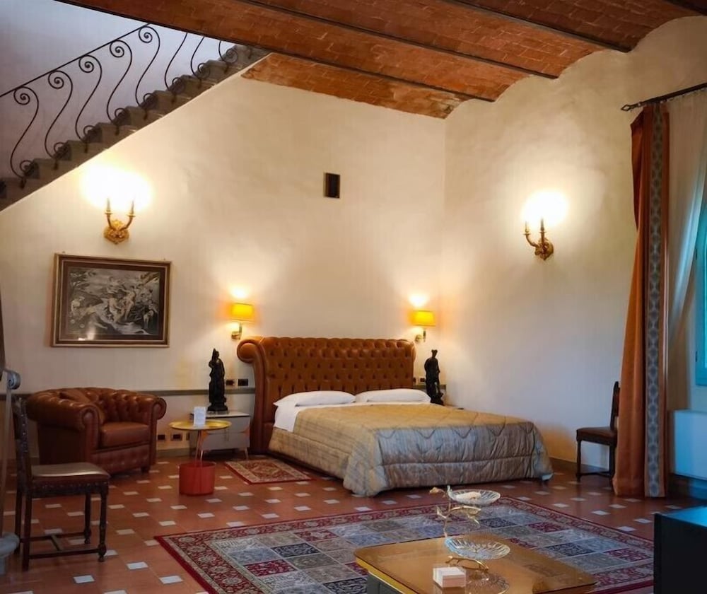 Fantastic Garden — 4-Star Luxury Hotel in Sesto Fiorentino, Italy