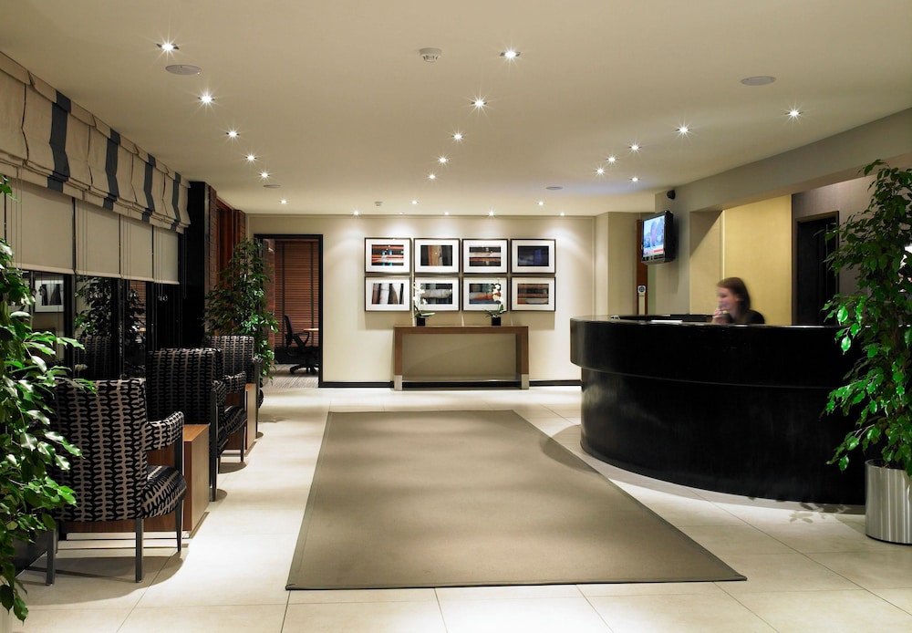 Denham Grove - carbon neutral hotel in Uxbridge