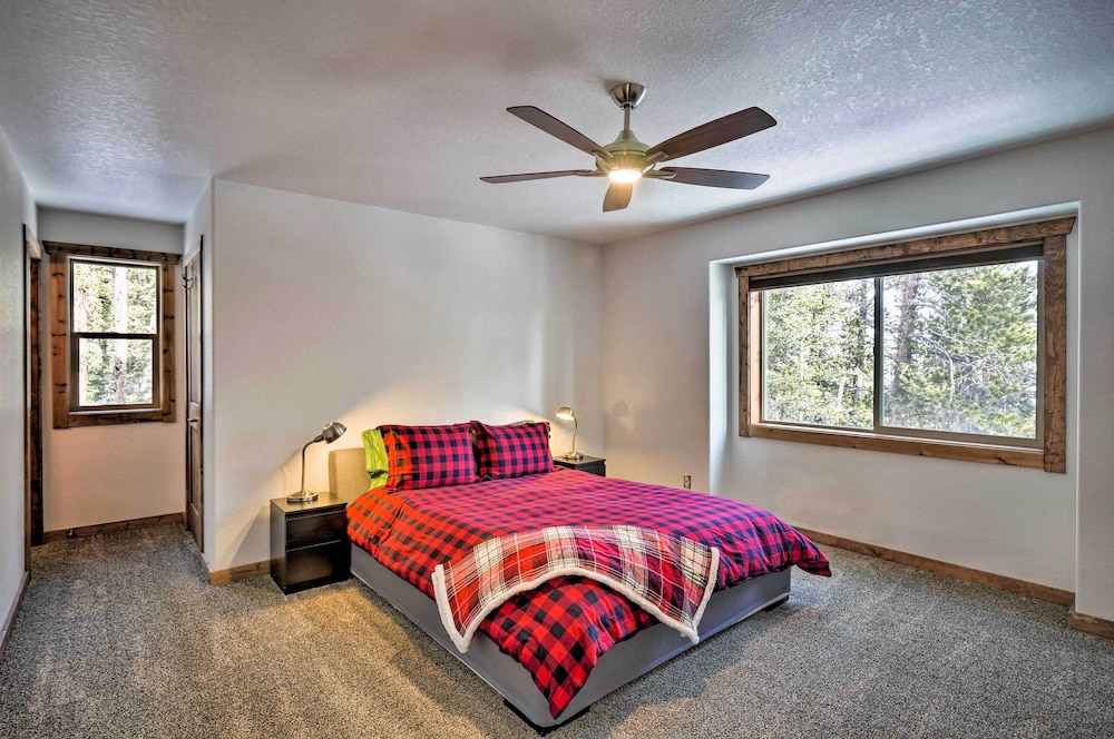 Luxury Mountain Getaway in Fairplay with Deck in Fairplay, United States