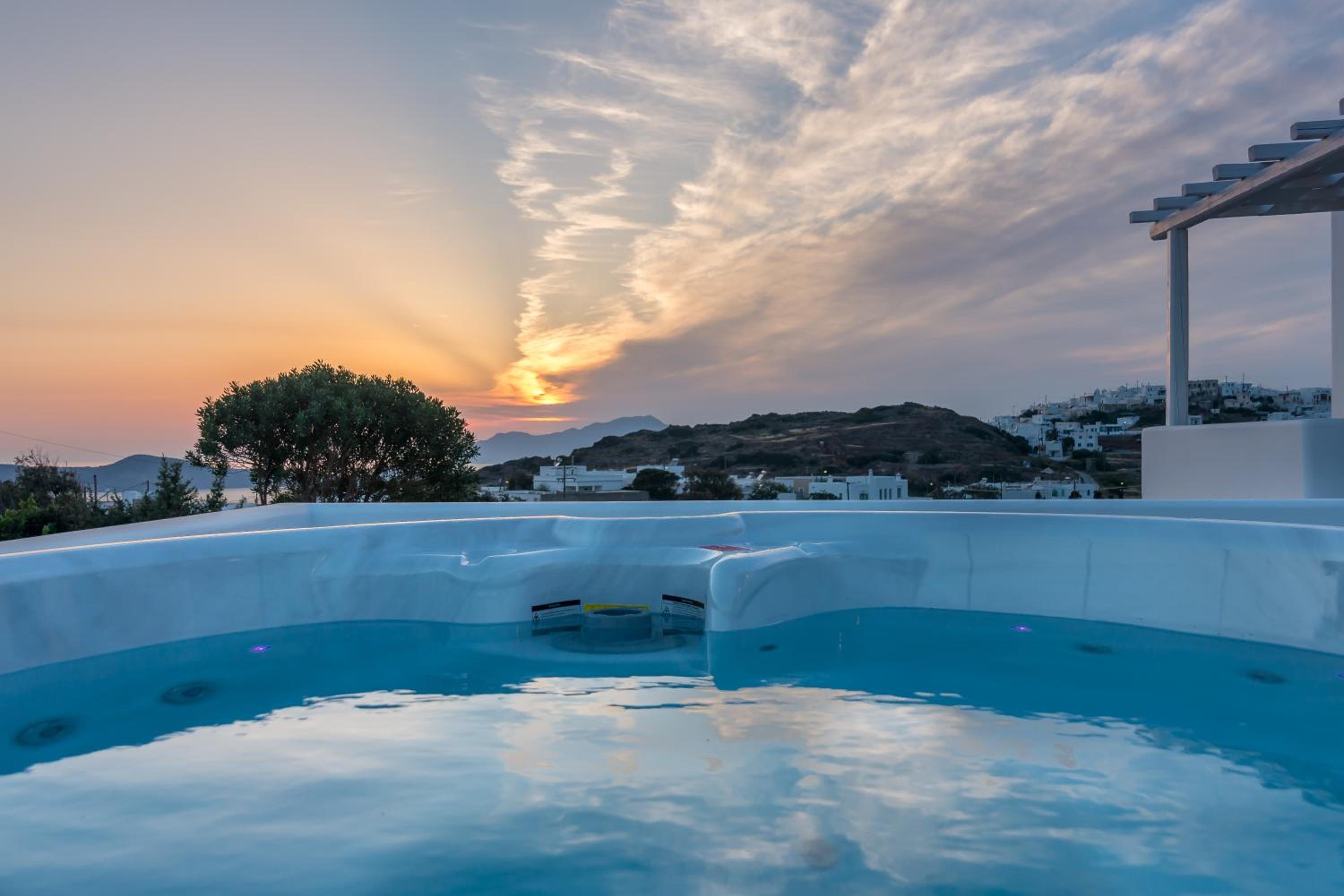 Eiriana Luxury Suites in Milos, Greece