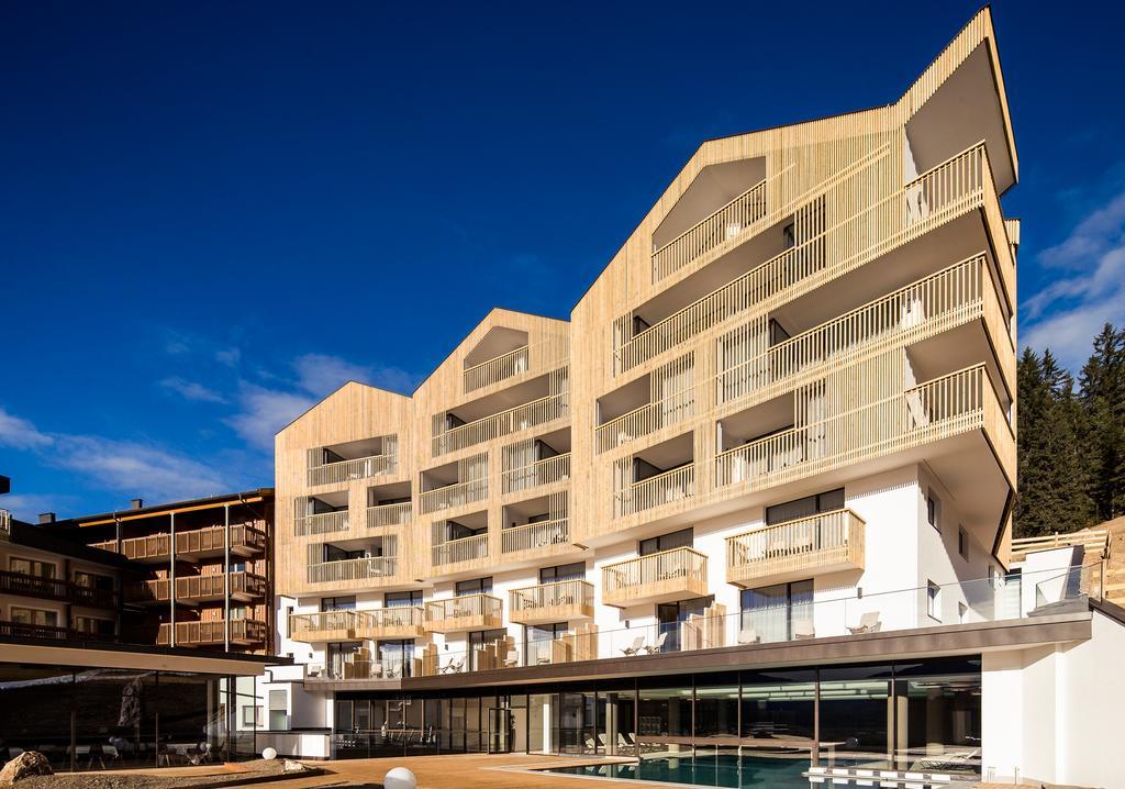 Hotel Cristal - carbon neutral hotel in Nova Ponente