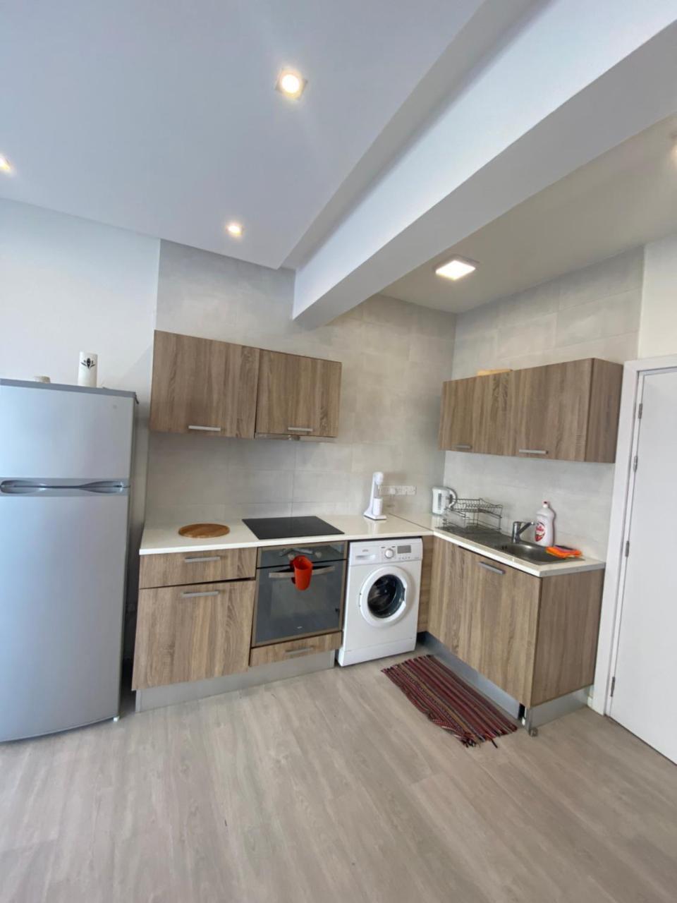 1 Bedroom Duplex 100M By The Sea