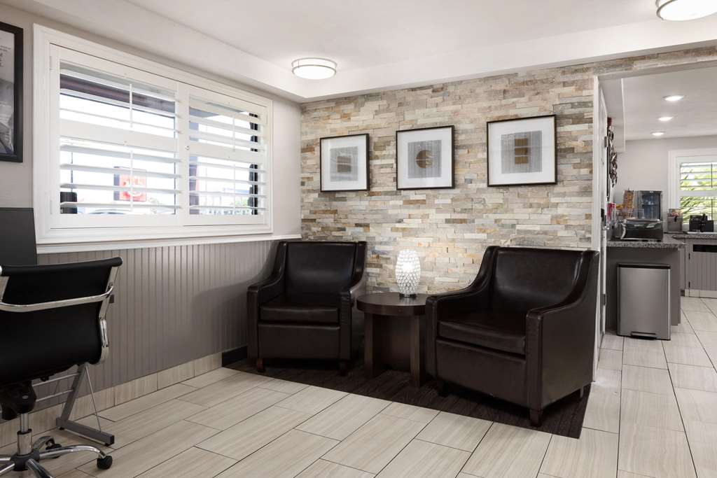 Ramada by Wyndham Medford Airport North - photo 6