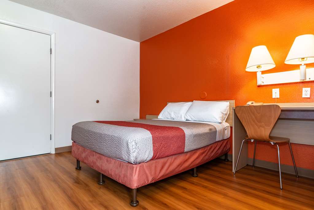 Motel 6 Palm Springs CA East Palm Canyon - photo 21