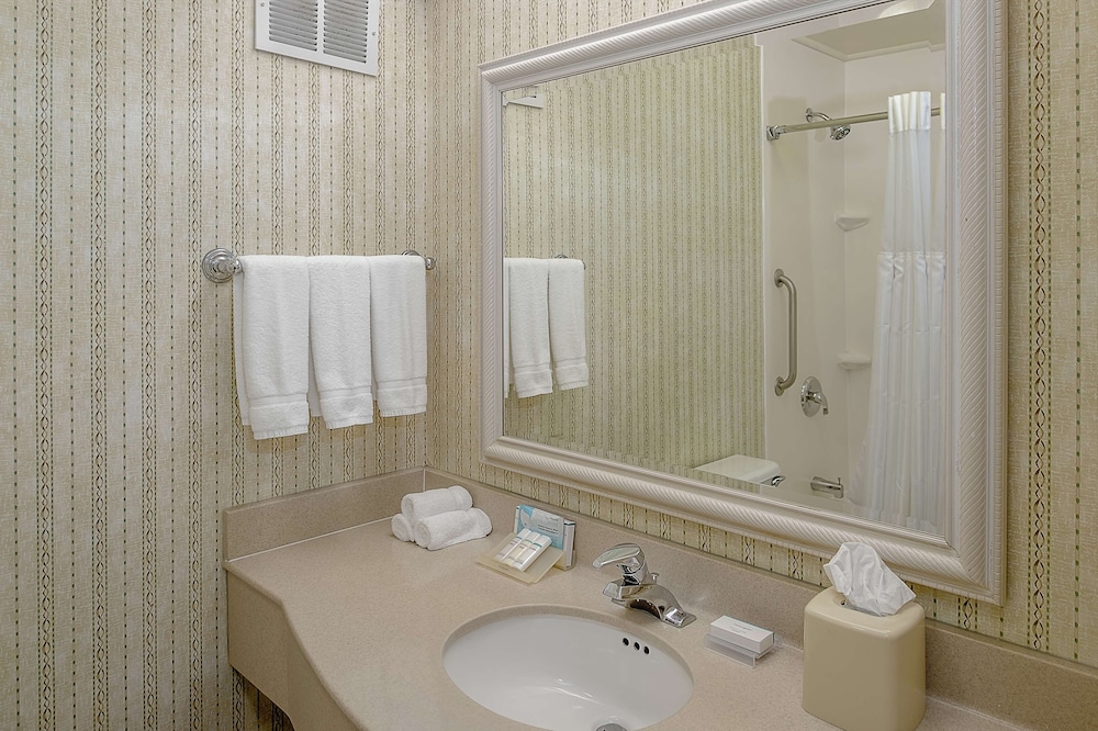 Hilton Garden Inn Chesterfield - photo 21