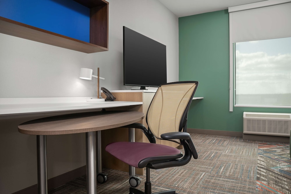 Home2 Suites by Hilton Cullman - photo 11