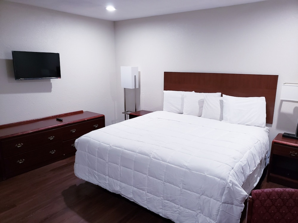 Clear Lakes Inn - carbon neutral hotel in Quitman