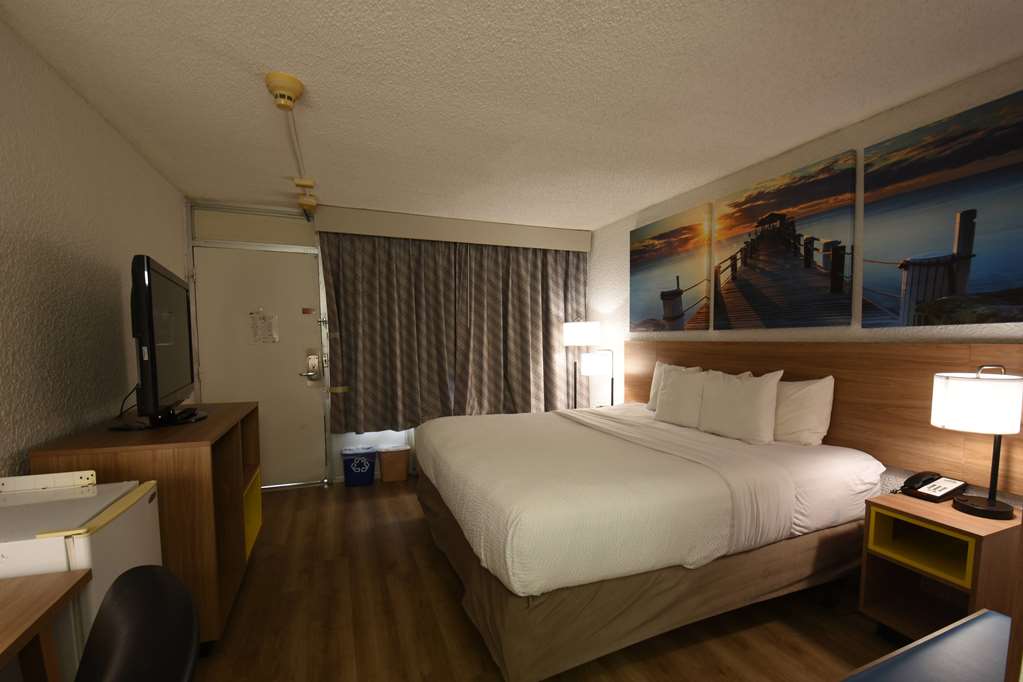 Days Inn by Wyndham Stuart - photo 19