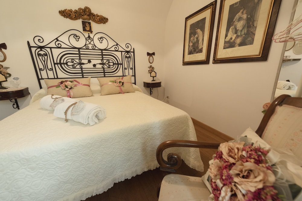 La Casa degli Angeli B&B — 4-Star Luxury Hotel in Salerno, Italy