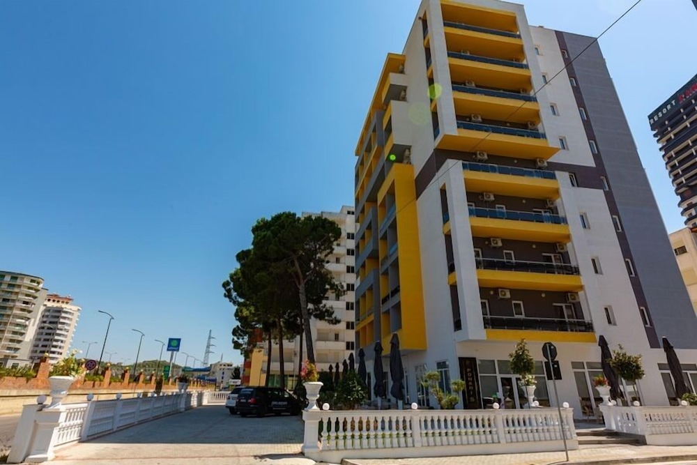Hotel Ponari S — hotel in Rrashbull