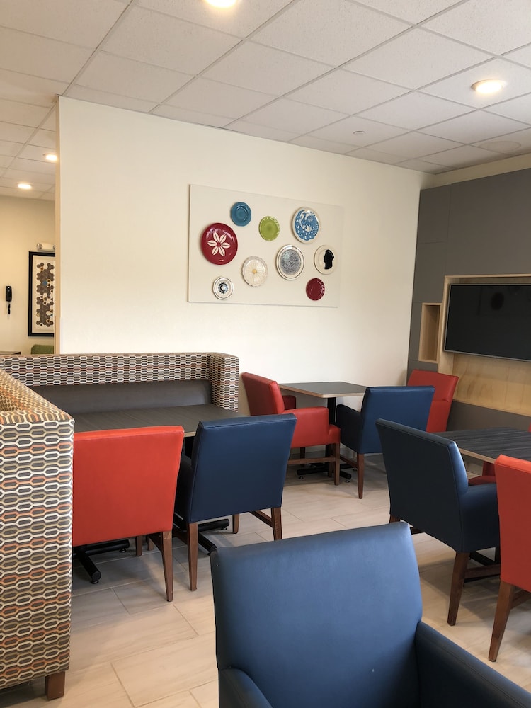 Holiday Inn Express Metropolis - photo 51