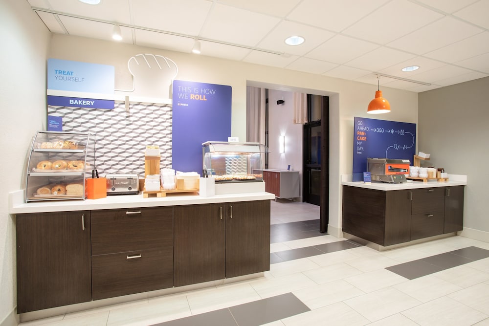 Holiday Inn Express & Suites Phoenix Glendale Sports Dist by IHG - photo 48