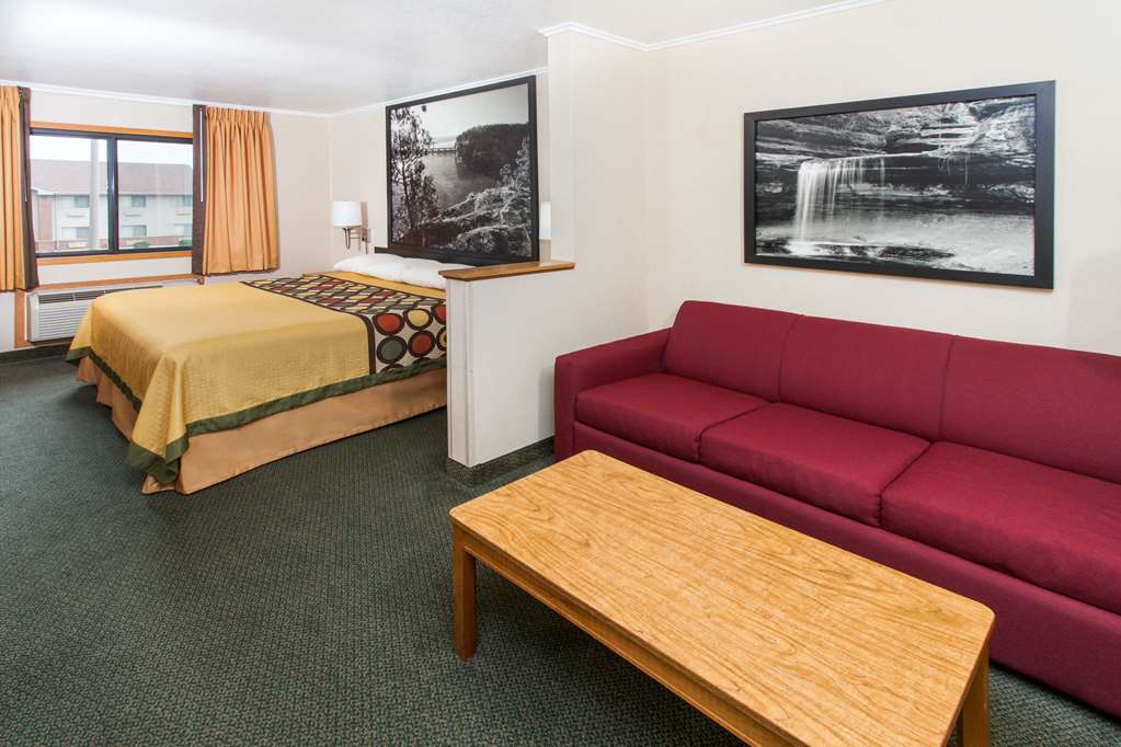 Super 8 by Wyndham Ottawa Starved Rock - photo 14
