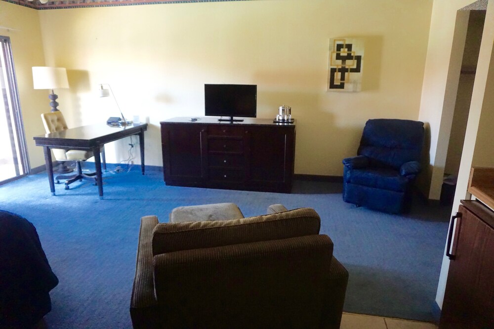 Red Roof Inn Ridgecrest - photo 9
