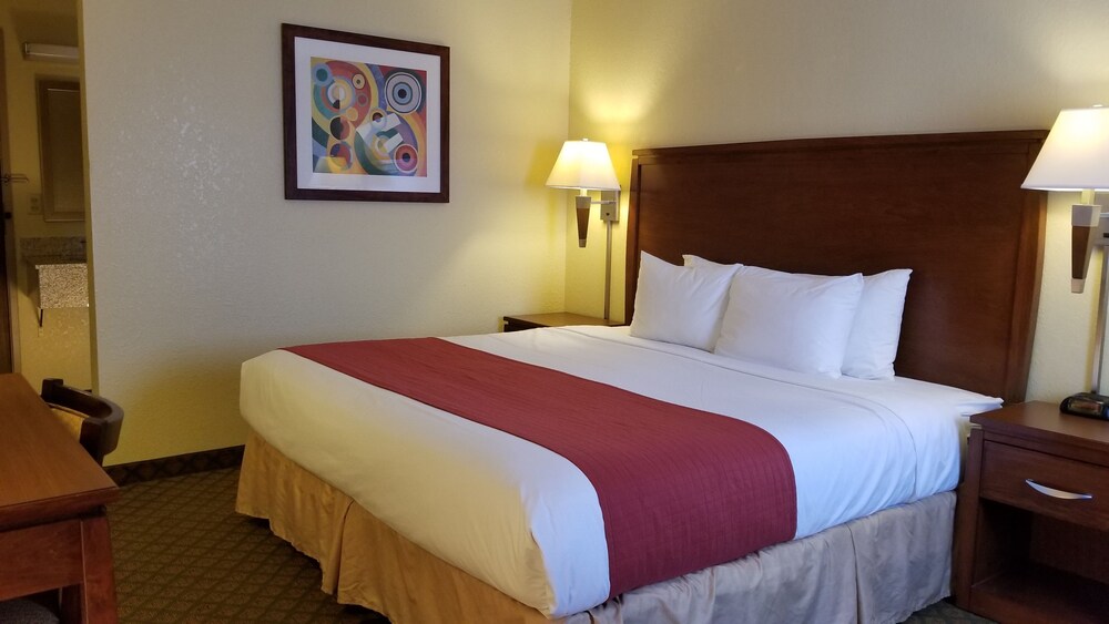 Red River Inn & Suites Fargo - photo 14