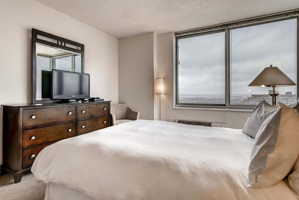 Global Luxury Suites at Exchange - photo 10