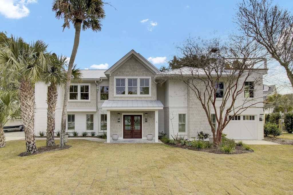 6 36th Avenue by Avantstay Stunning Private Pool in Isle Of Palms, United States