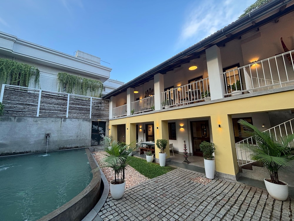 Baron's antiquarian villa