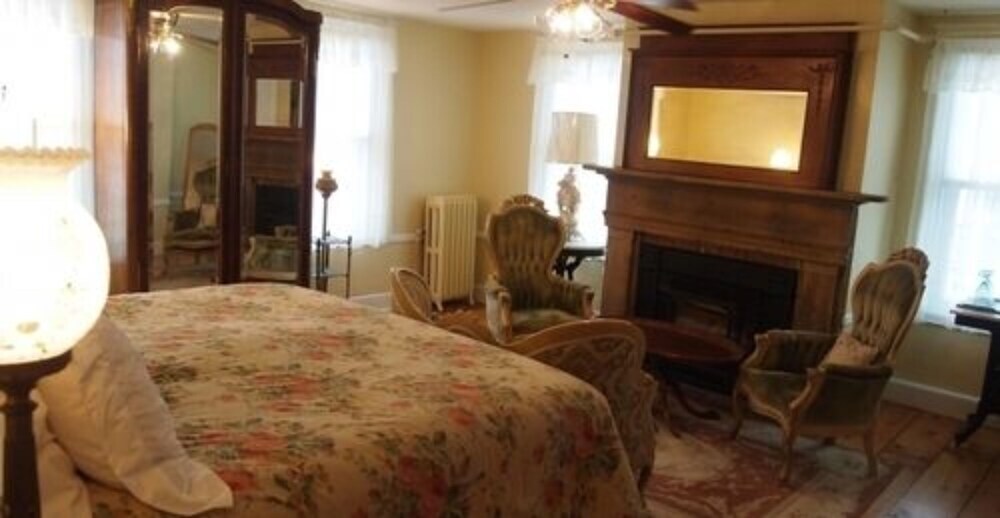 The Red Hook Country Inn - photo 27