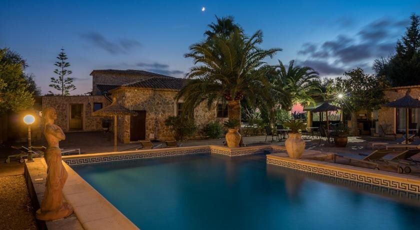 Finca El Pavo - carbon neutral hotel in Llucmajor