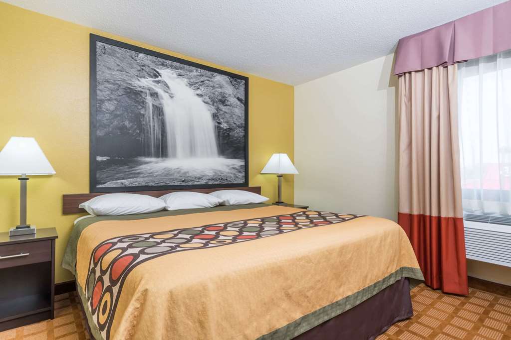 Super 8 by Wyndham Rice Lake - photo 11