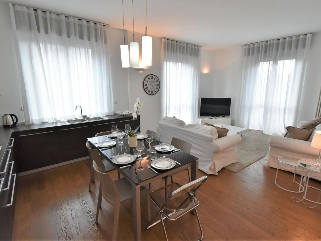 Apartment Corso Genova Apartment by Interhome — 4-Star Luxury Hotel in Milan, Italy