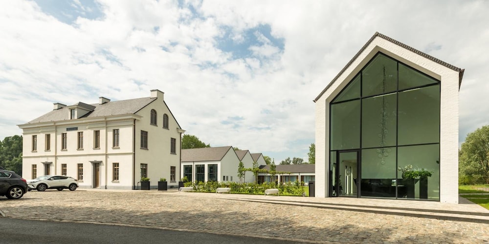 De Koolputten — 4-Star Luxury Hotel in Waasmunster, Belgium