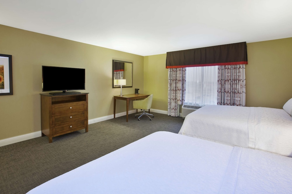 Hampton Inn & Suites Wichita Northeast - photo 8