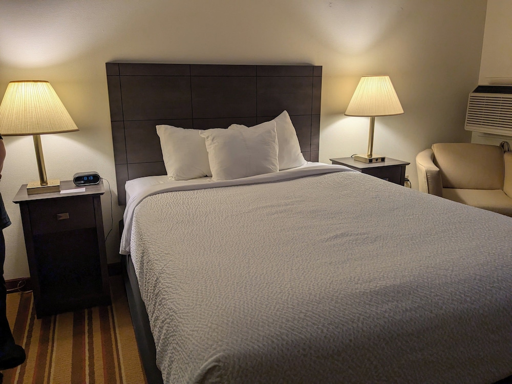 Magnuson Hotel Copper Crown - photo 20