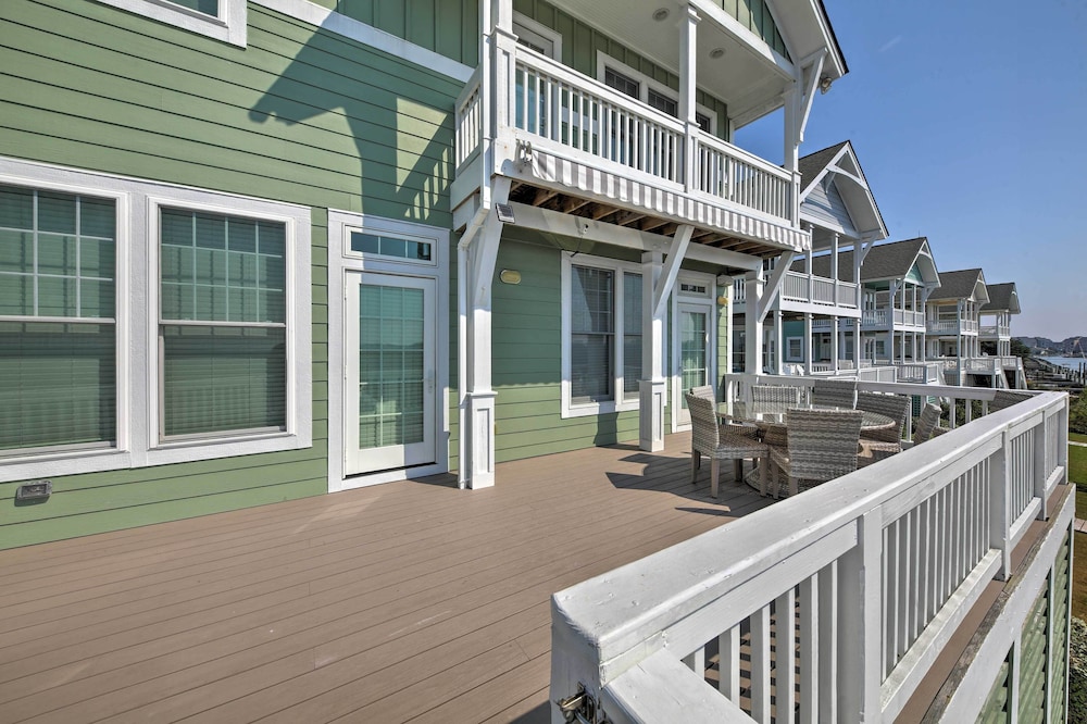 Manteo Waterfront Resort Home with 30 Ft Dock - photo 11