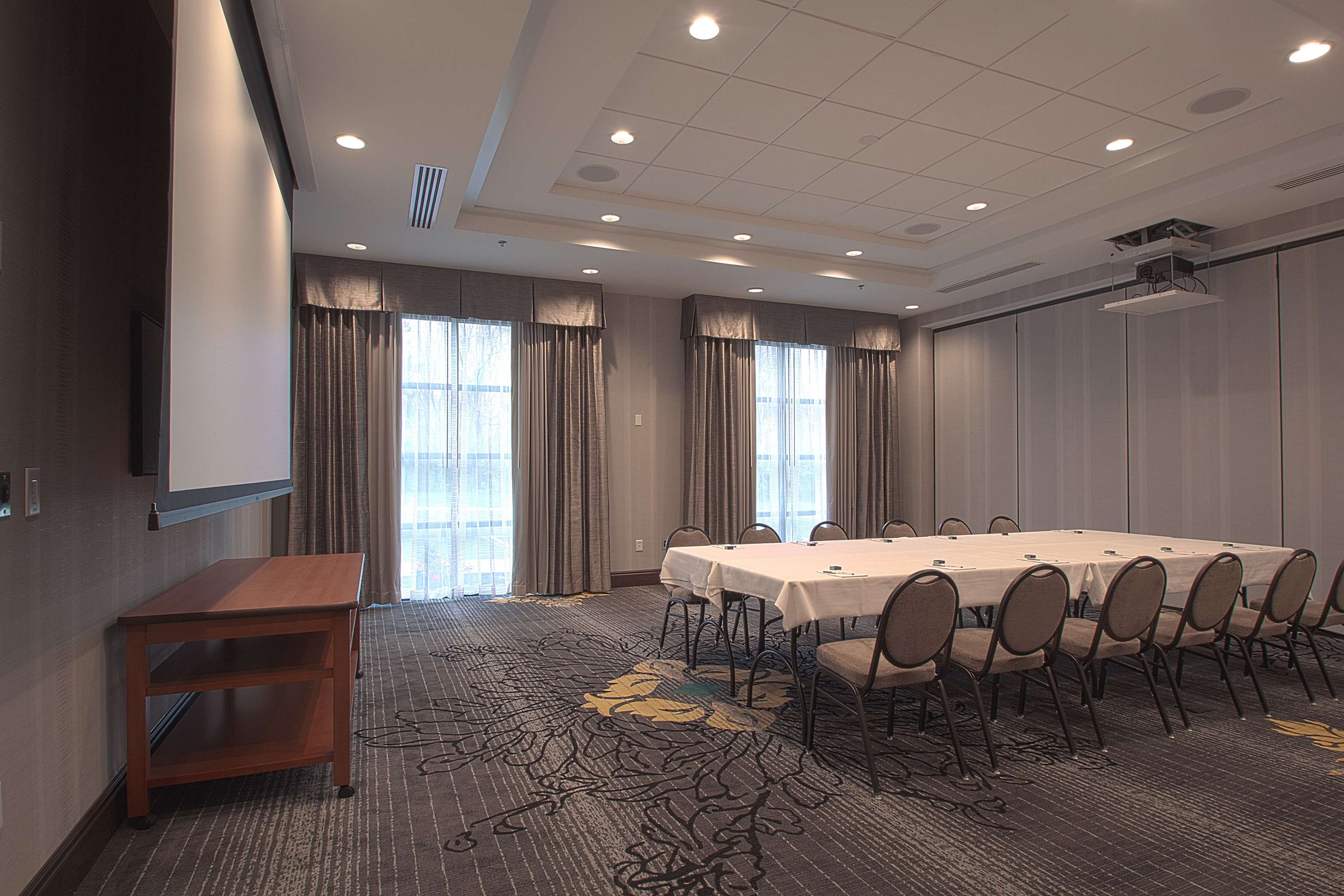Hampton Inn & Suites Columbus University Area - photo 33