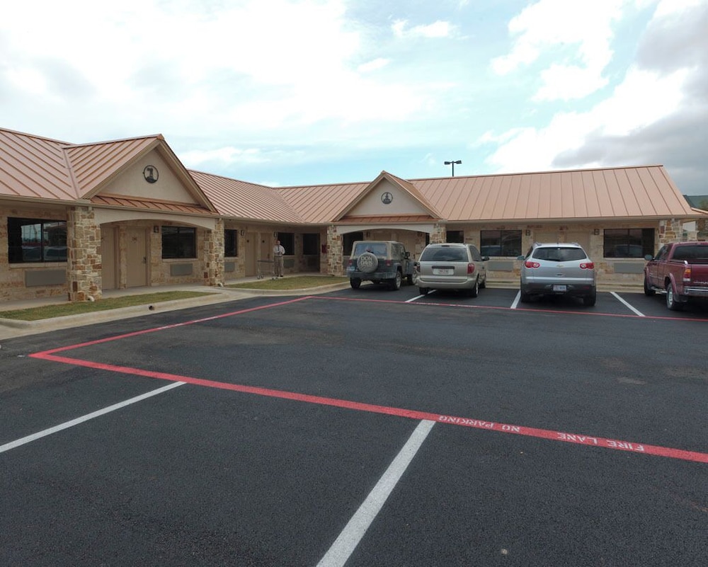Eagle Ford Inn - photo 31
