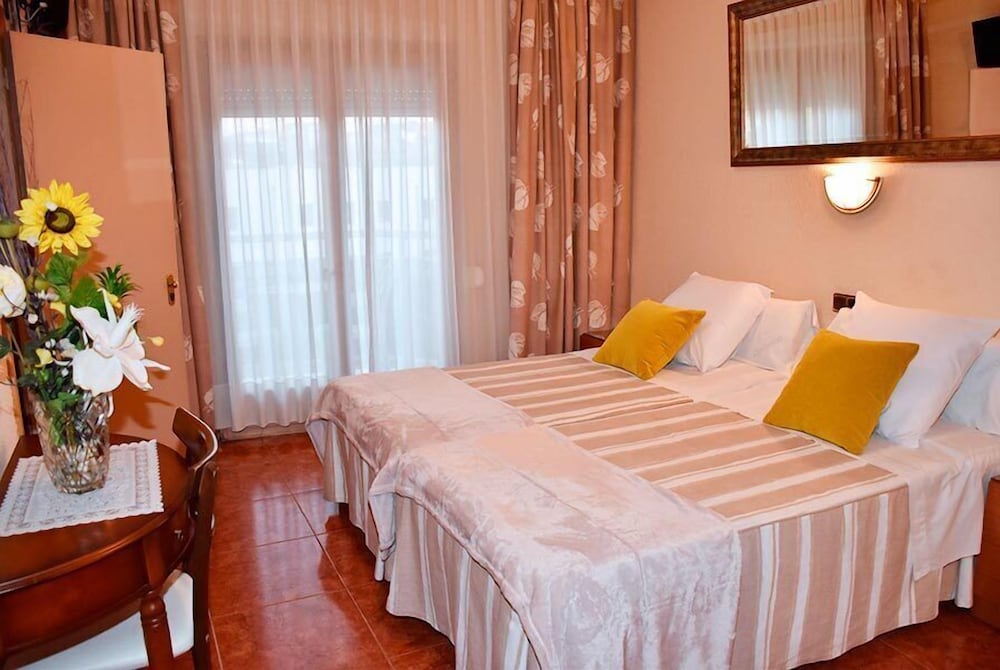 Hotel Nauta — hotel in Palamos