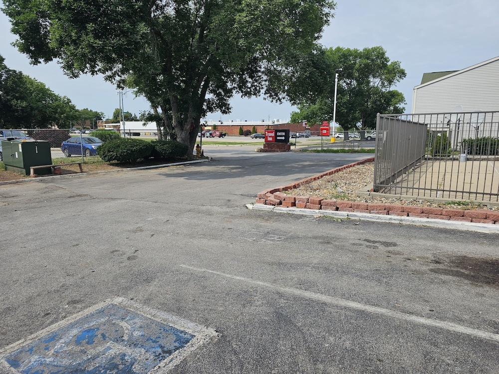 Travel Inn By OYO Omaha - photo 21