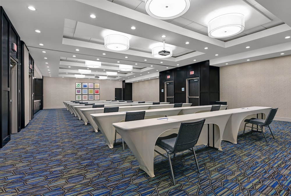 Holiday Inn Express & Suites Houston Memorial City Centre by IHG - photo 35