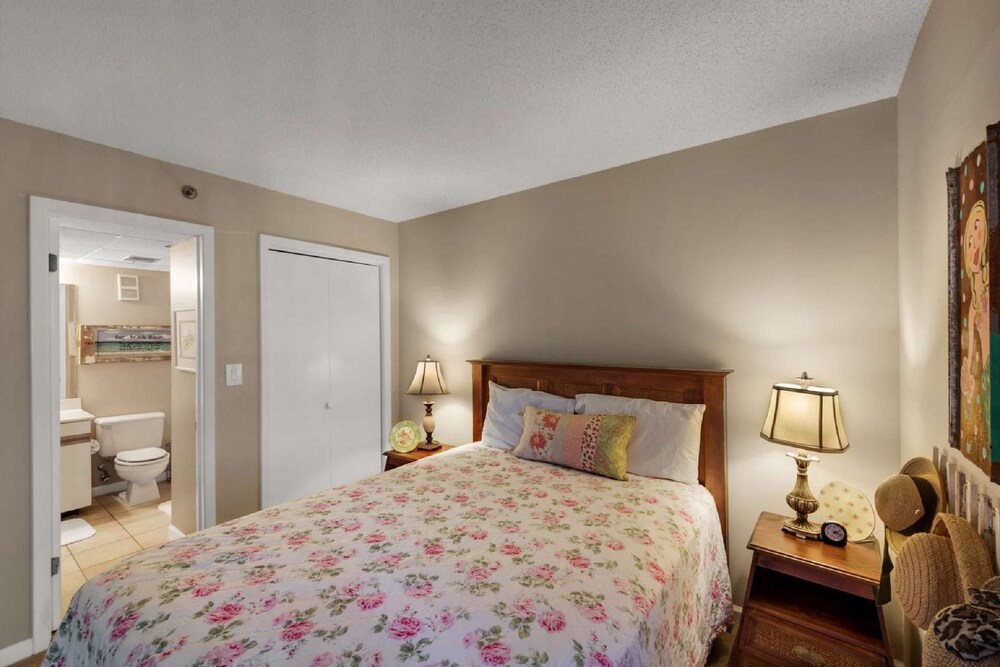 Edgewater Beach Resort Tower 3 2 Bedroom Apartment - photo 5