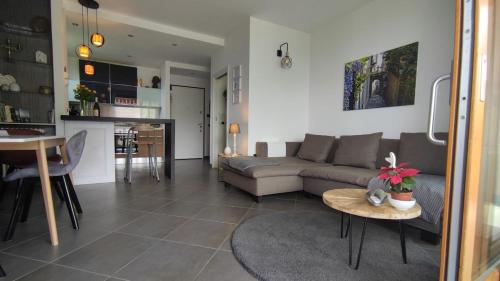 FeWo Panoramica — 4-Star Luxury Hotel in Colico Piano, Italy
