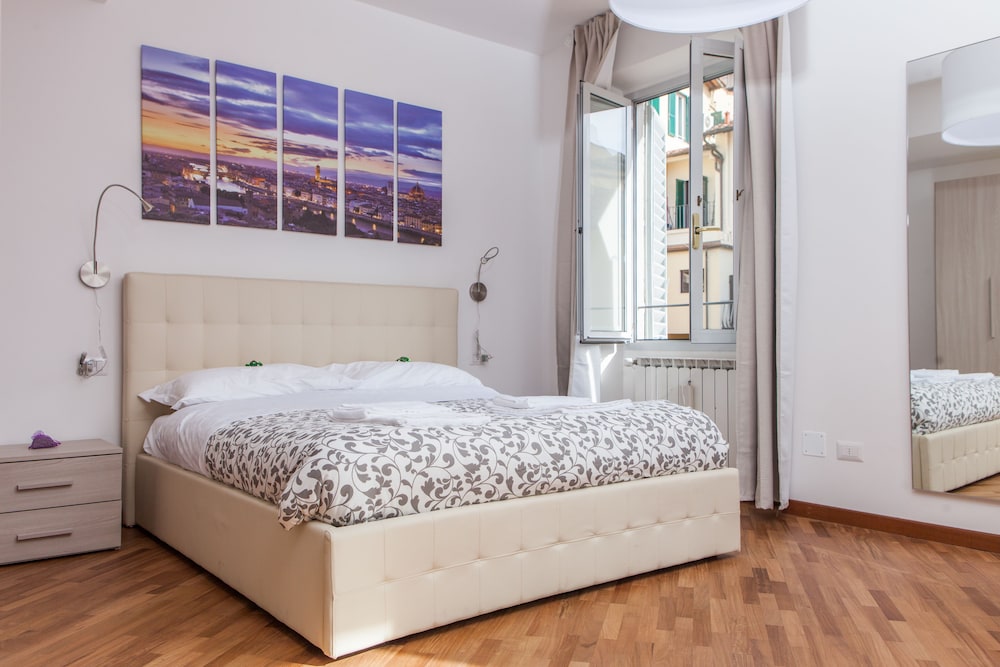 Le Tre Lune Suites - carbon neutral hotel in Florence