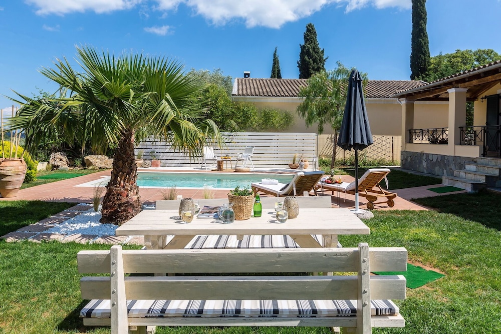 Villa Caramel — 4-Star Luxury Hotel in Corfu, Greece