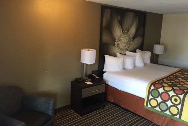 Super 8 by Wyndham Monroe - photo 8