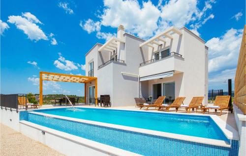 Villa Lomari — 4-Star Luxury Hotel in Sibenik, Croatia