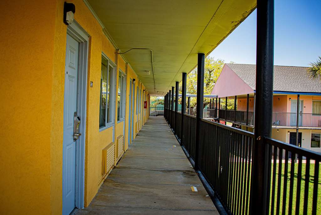 Super 8 by Wyndham Biloxi - photo 47