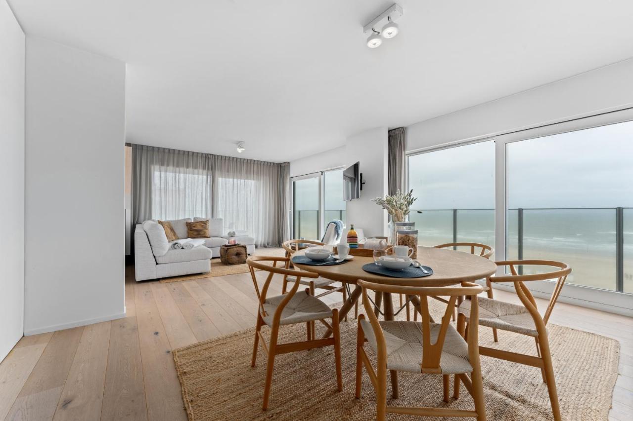 Seaflow Holiday appartment with frontal sea view — 4-Star Luxury Hotel in Oostduinkerke, Belgium