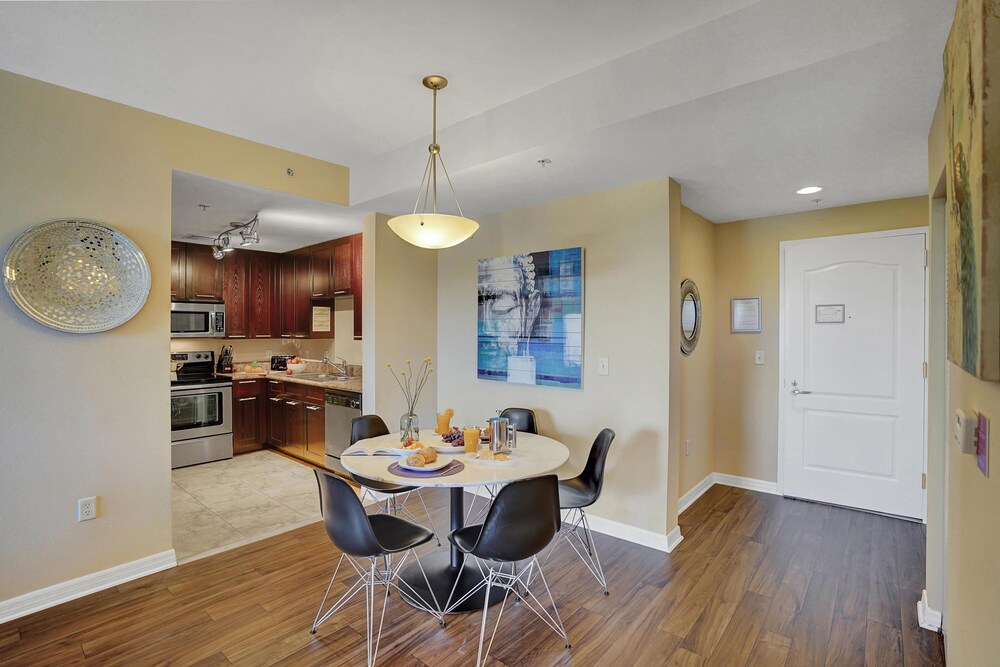 Dharma Home Suites South Miami at Red Road Commons - photo 28