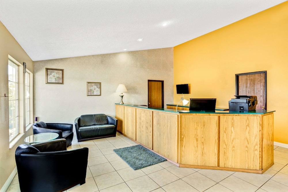 Days Inn by Wyndham Carson City - photo 2